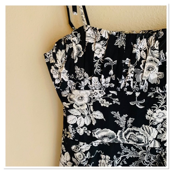 Voodoo Vixen Pin Up Dress Black White Floral Polka Dot Lace Trim Size XL - Picture 4 of 12